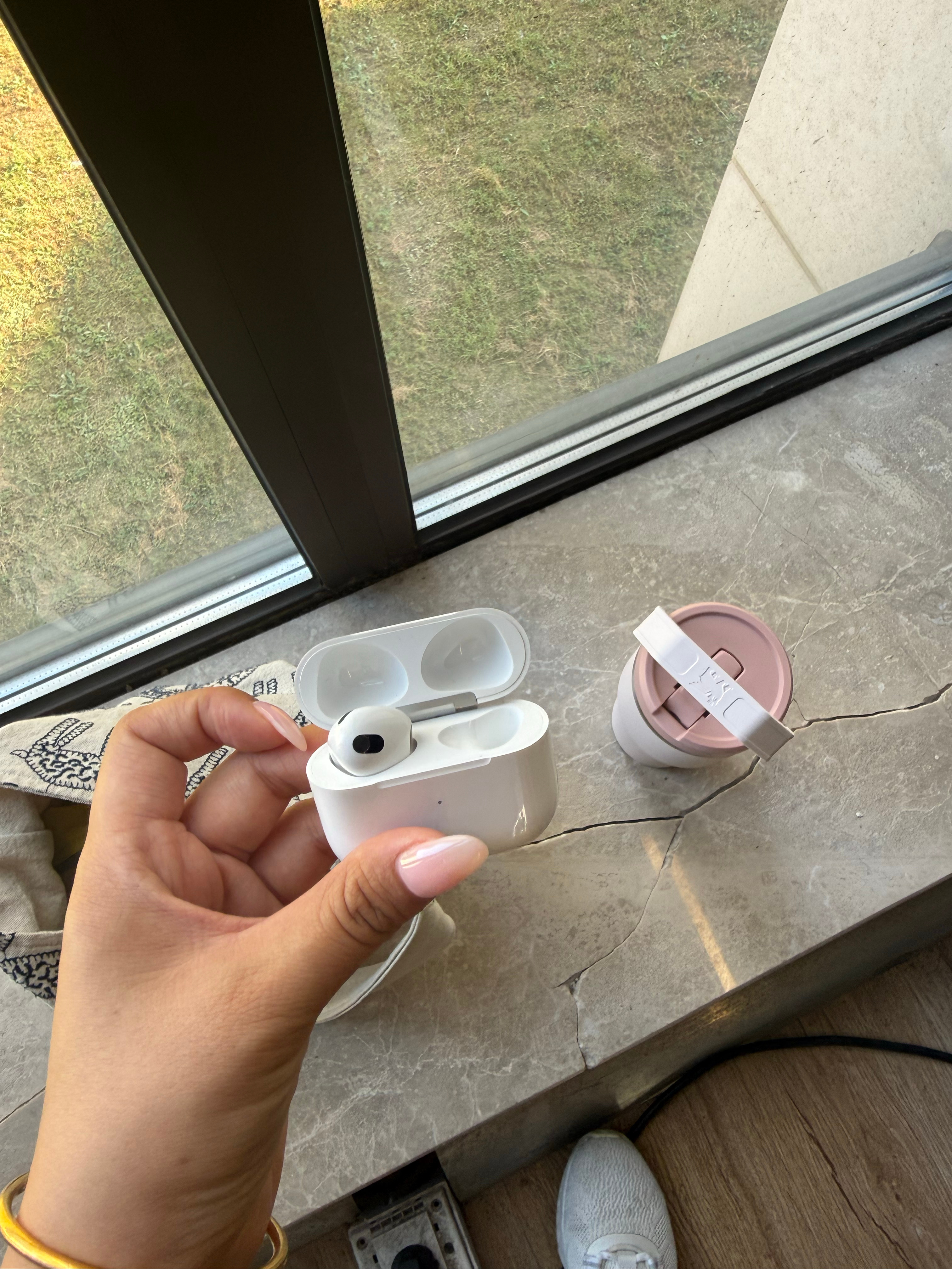 到达健身房打开耳机，发现[可爱] ​​​