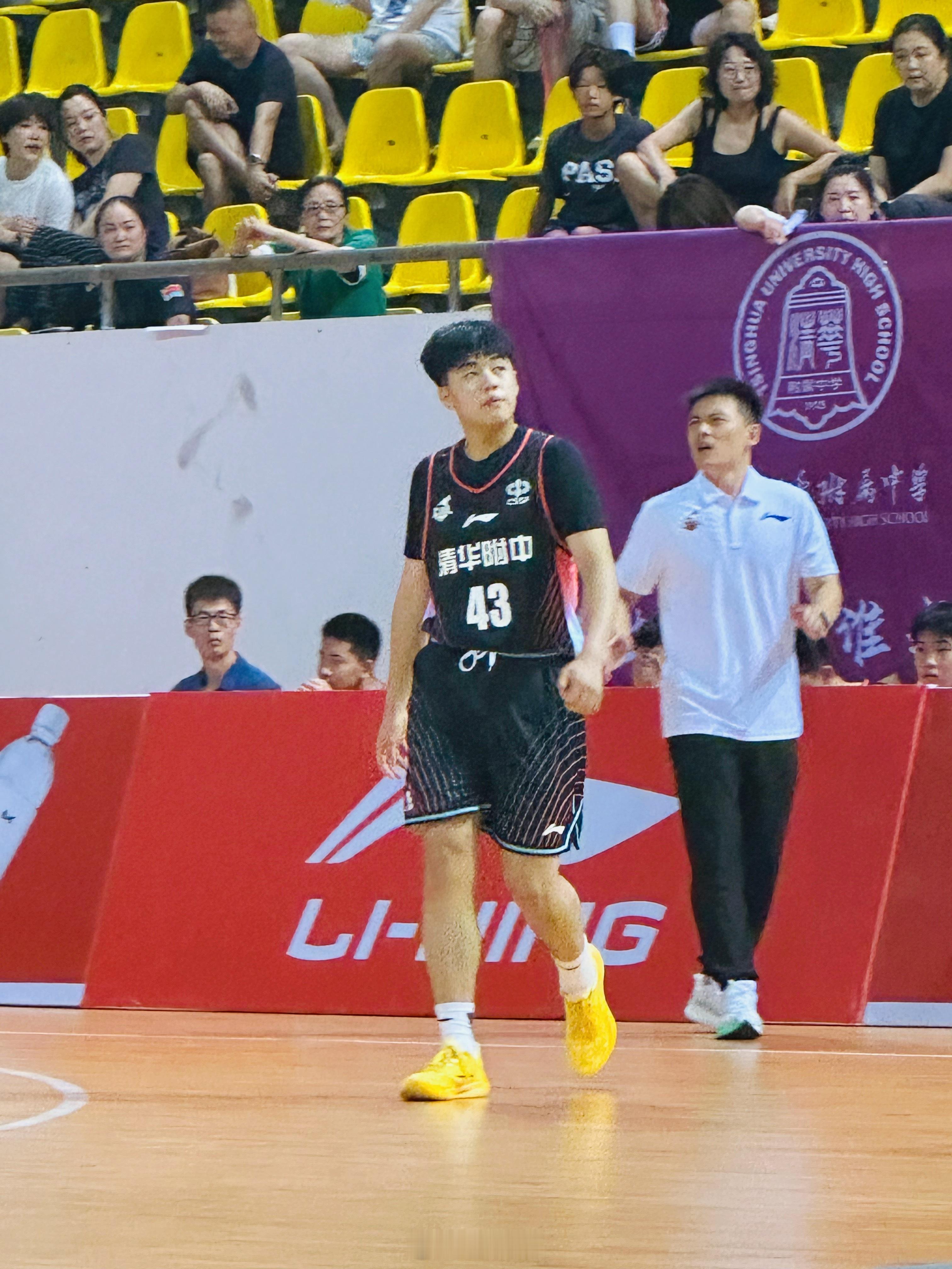 当年的“广东最强小学生”邓雍翰，如今已经初二了。CJBL小麦出球差  ​​​
