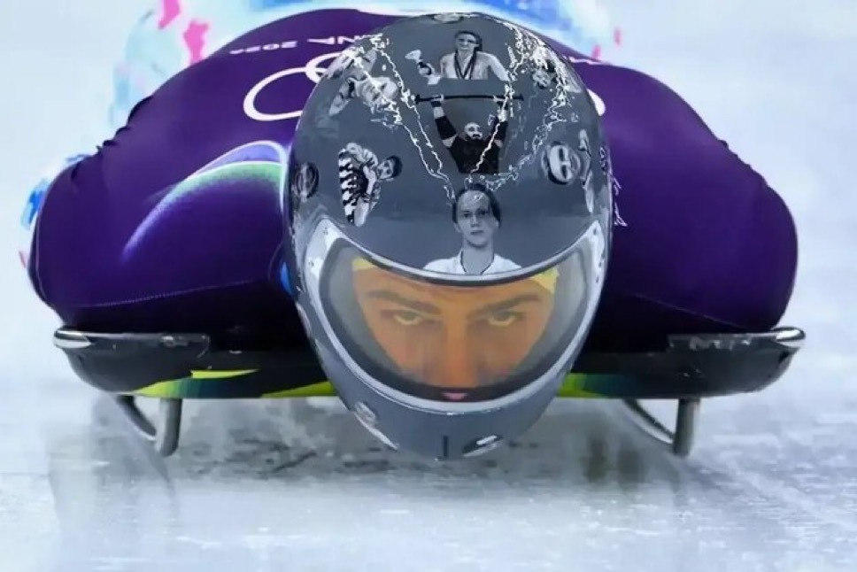 乌克兰UA  国际奥委会（IOC）所封杀的，不是那位乌克兰运动员，而是它自己的声