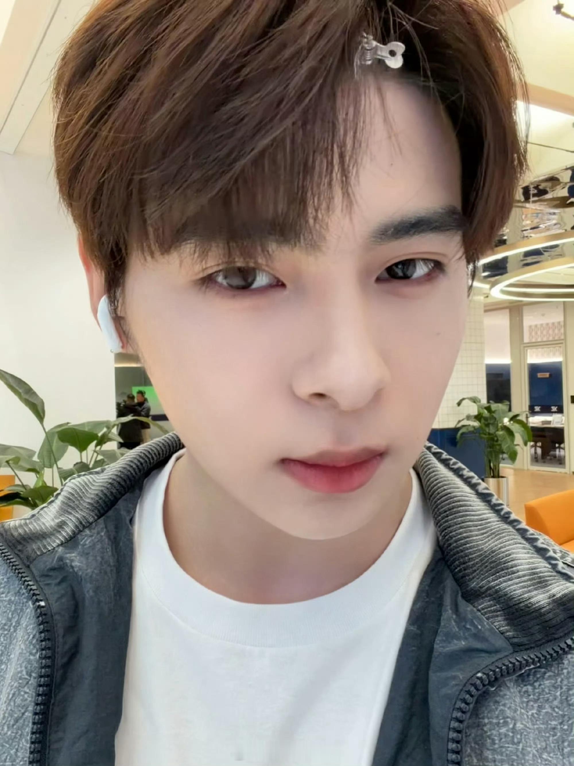 早安！今天的超清爽小伞竞浪大会 伞兵上班自拍