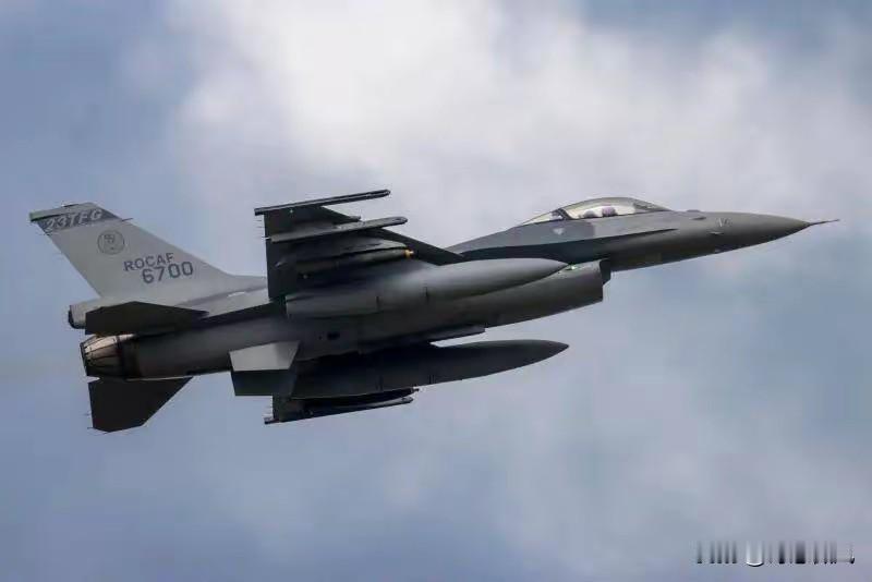 台军果然心虚不敢标注，战机摔在解放军跟前，围台军演效果已显现
 
2026年1月