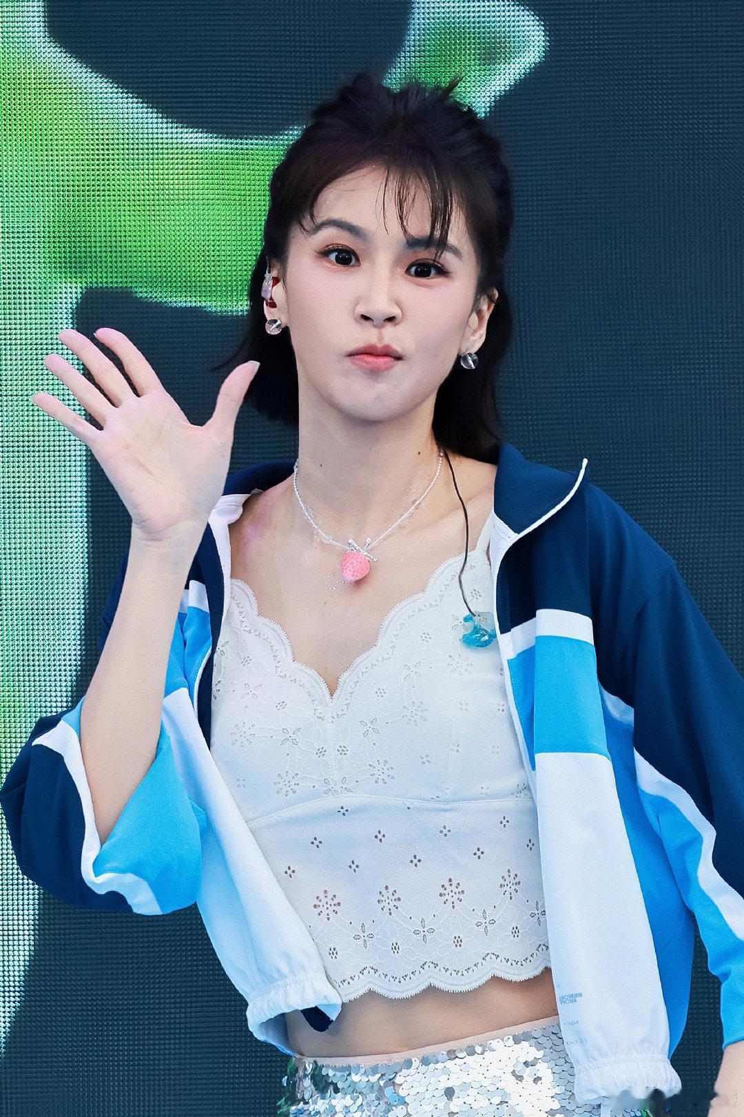 曾沛慈曾沛慈浪姐公演百分百胜率曾沛慈公演百分百胜率 这个曾沛慈太争气了，公演百分