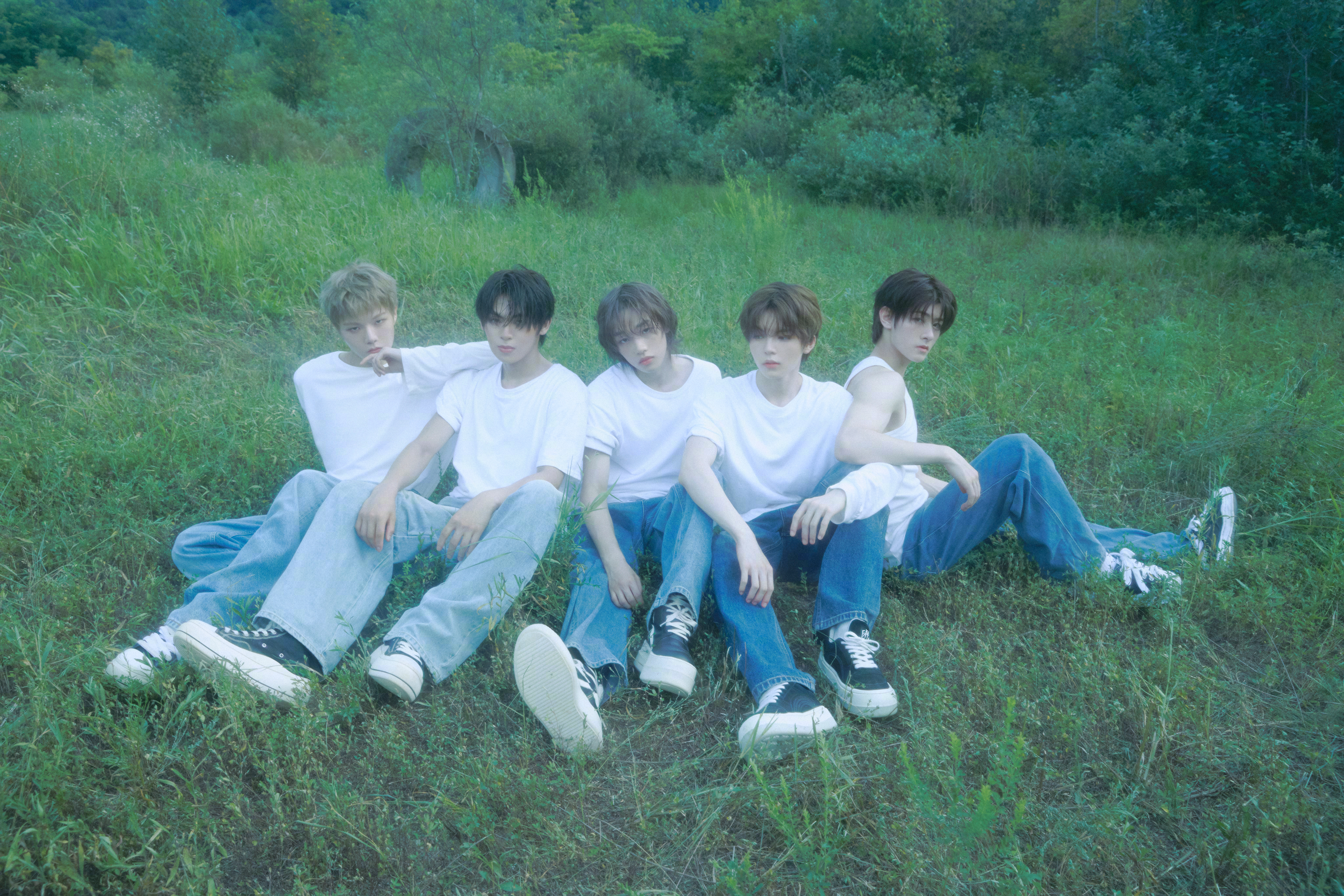 全华班男团MBC出道发布会没错又有5个中国人勇闯小韩出道了。TOV娱乐旗下男团今