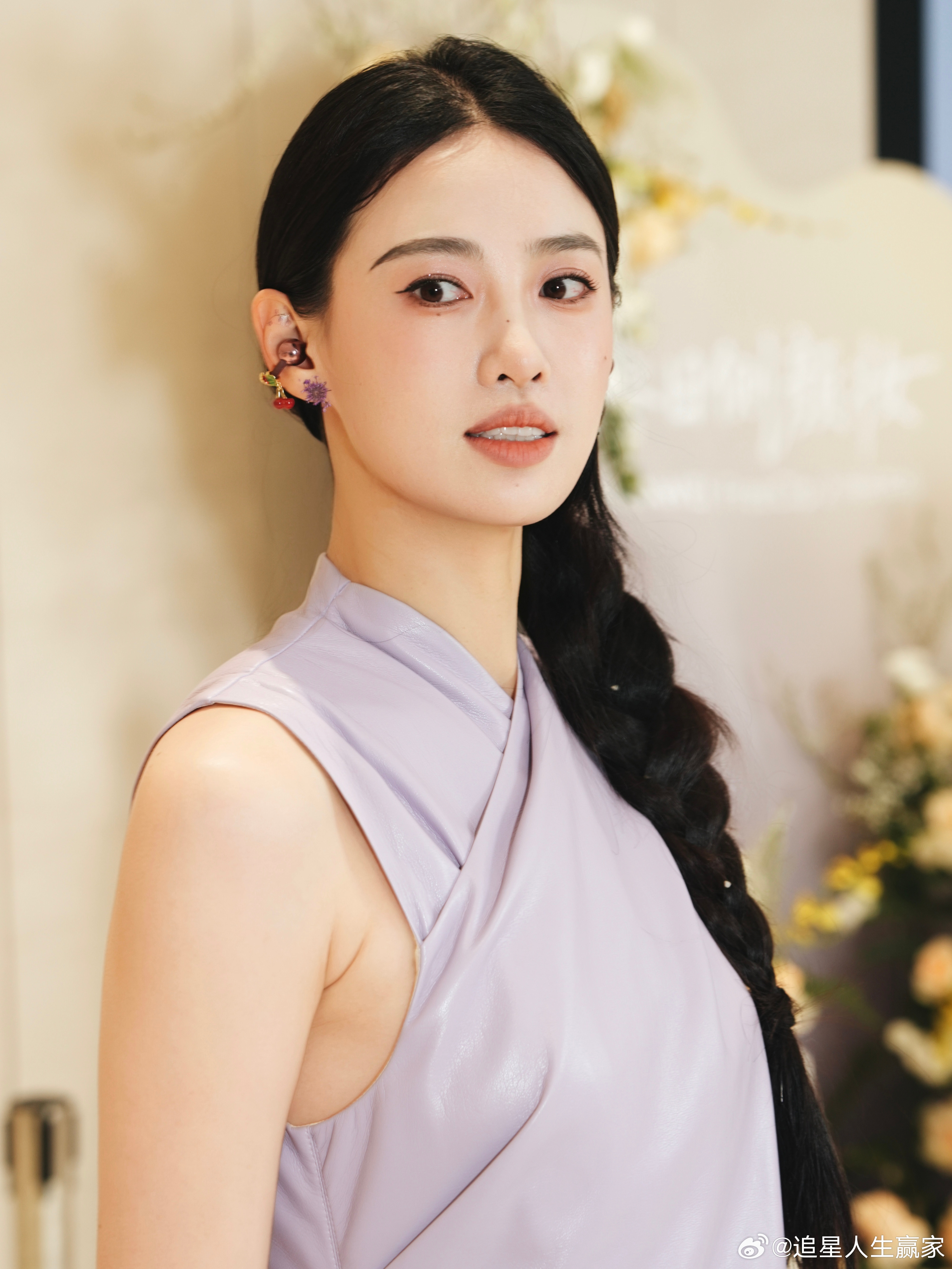 唐毅春日侧颜妆造美学天菜耳朵也有了自己的天菜妆造这场春日美妆线下活动最让人惊喜的