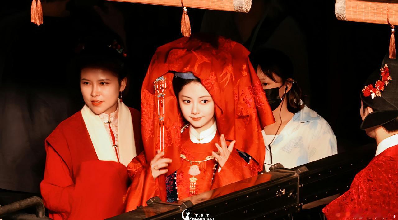 兰香如故七夕大婚海报花絮老师，我们这样拍许兰香，真的不怕粉丝组团来抢亲吗[干饭人
