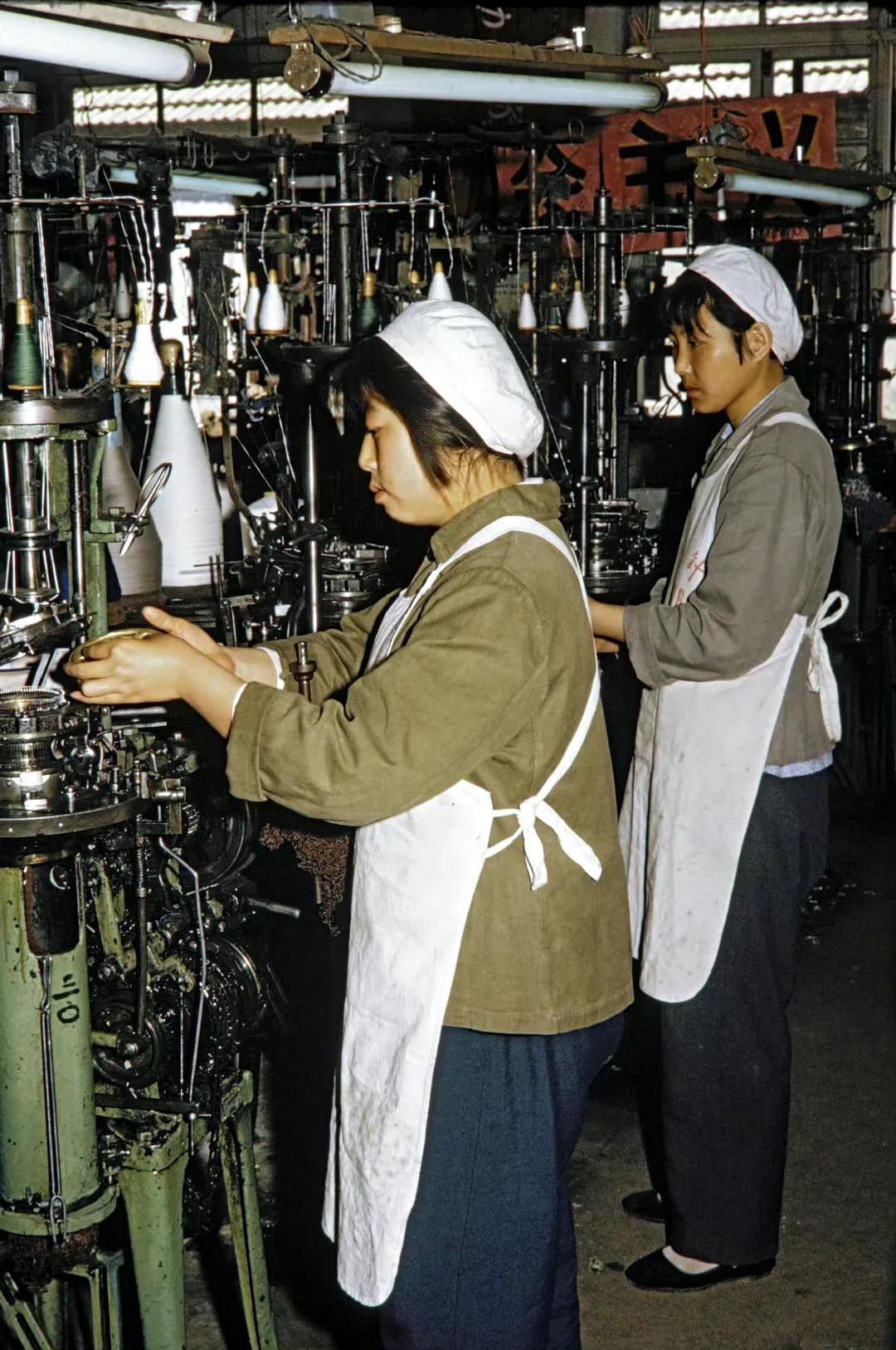 纺织女工，1973年摄。 ​​​