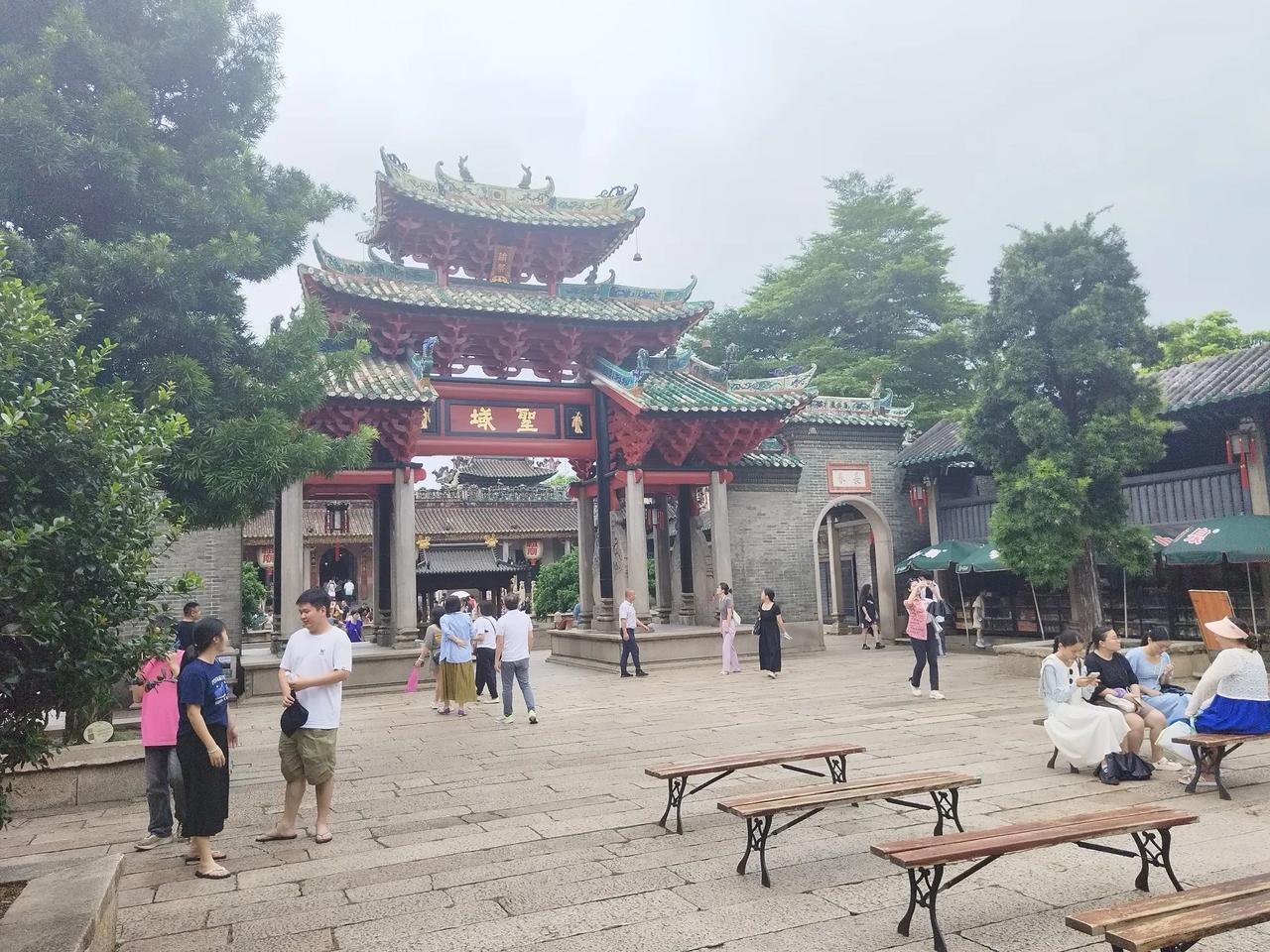 根据应用场景的不同，数字签名分为验证型数字签名、签约型数字签名。签约型数字签名完
