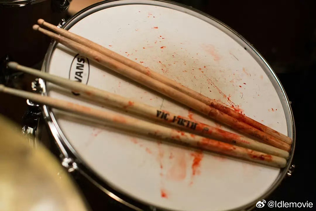 爆裂鼓手 我的评分：很简单的故事，不疯魔不成活，师徒二人皆如此，选中、练习、登台