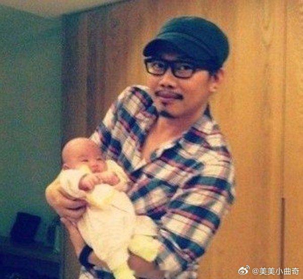 曝方文山出轨不是吧，方文山这么丑还要出轨吗？真是看中才华就不看脸了是吧。不过方文