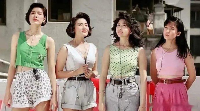 老照片：张敏，邱淑贞，周慧敏，绿色衣服的不认识[允悲]她们应该算是80年代最漂亮