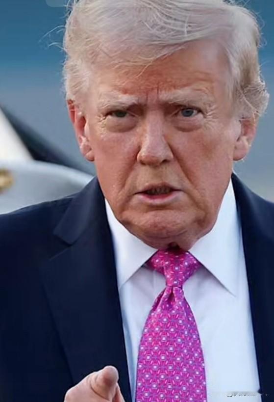 突发！美俄似乎进入紧急状态，美呼吁在俄公民紧急撤离俄罗斯！
俄罗斯有4架大型运输