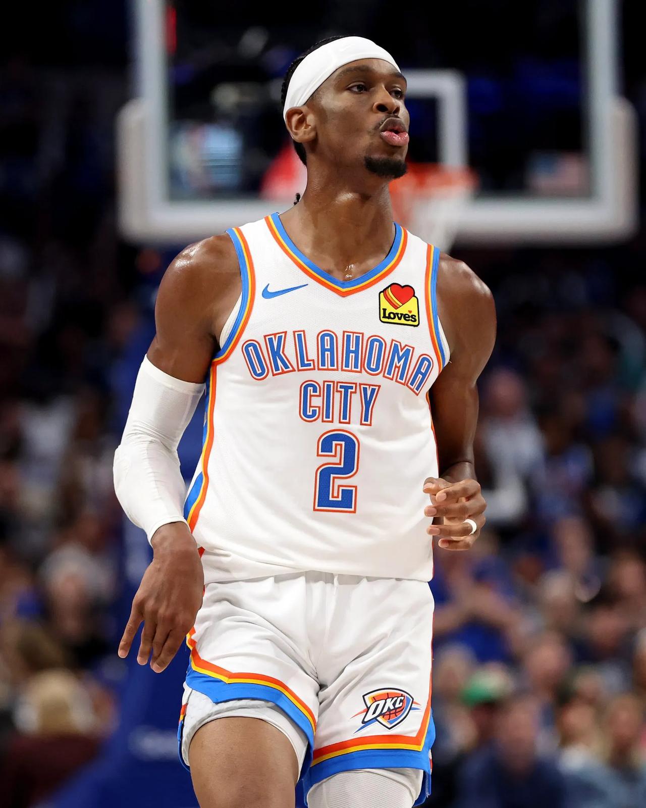 实话实说，NBA季后赛打到现在，打出超巨表现的仅此5人

1、亚历山大（雷霆）
