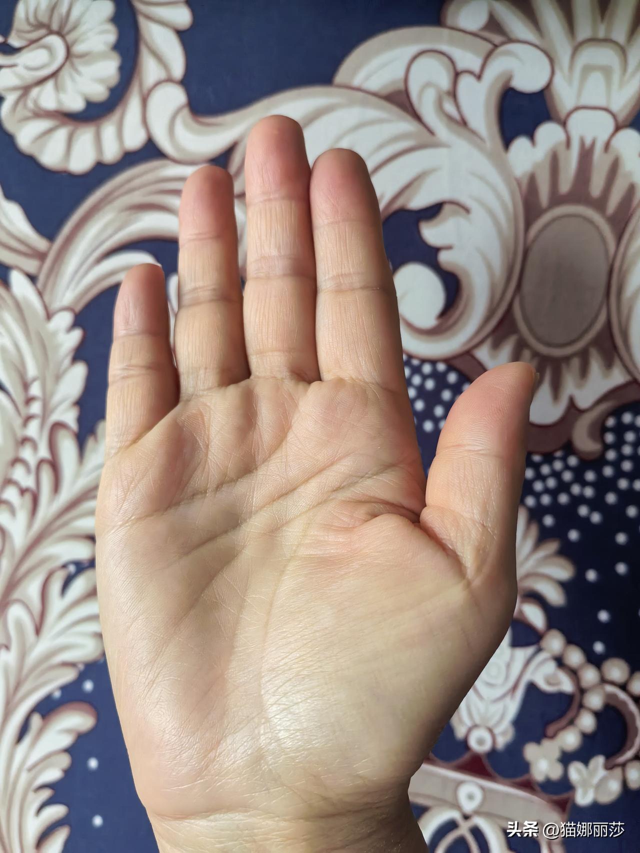 想要有安全感
要有强大的内心
还要有自己赚钱的底气
女性人生底气 安全感的价值 