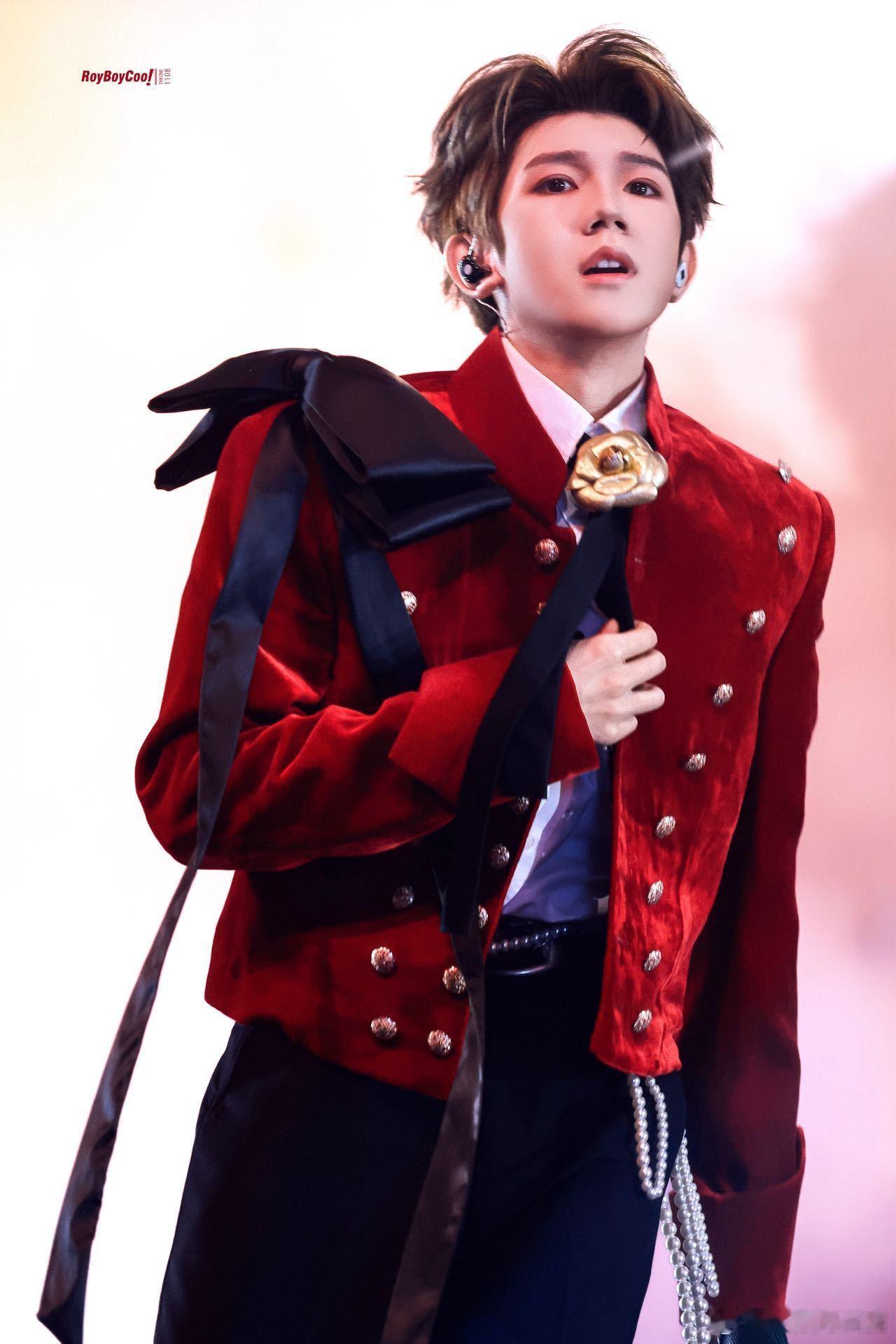 王源说不知道为何都让我脱掉王源这种又害羞又没办法的样子真有趣 