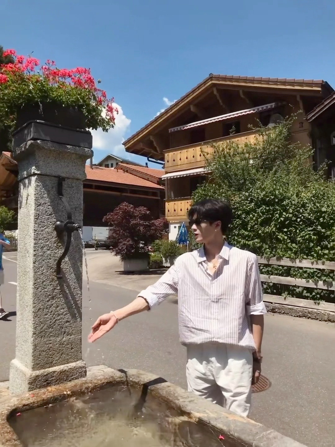 旅行青蛙再次寄来明信片帅气的健次宝贝誓要与李亦非争个高下檀健次第一视角的王楚然檀