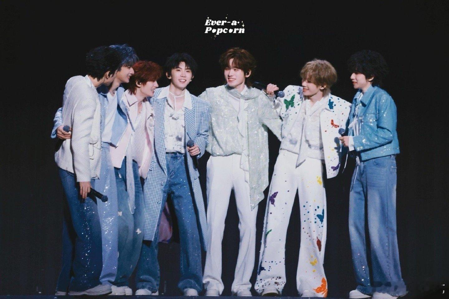 时代少年团贵阳开唱《又一程》，从青涩少年到舞台王者，每句歌声都藏着成长的温柔与坚