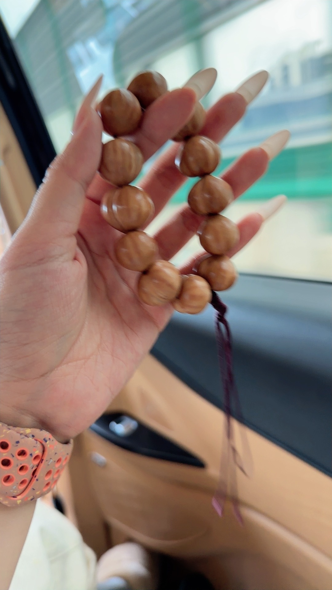 早上好呀大家～吃饭了吗？昨晚没睡好，被蚊子咬崩溃了，两条腿十来个包…今天又是一个