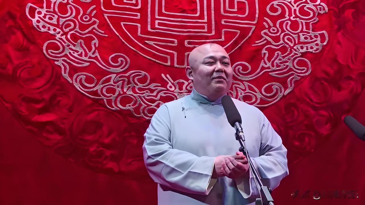 德云社一纸公文，干了十几年的“教务主任”杨鹤通就这么被撸了。

盖了公章的处罚决
