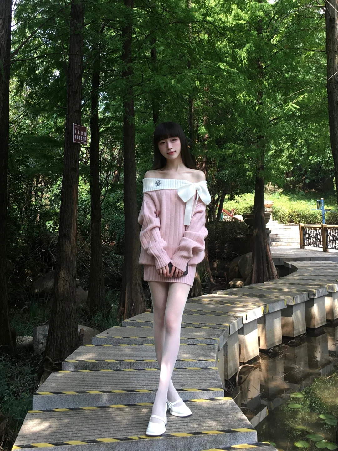 粉色毛衣给的温柔感