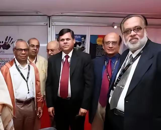 《印度世界》杂志在3月11日发了一篇挺有意思的文章，题目叫《难以管控：在印度的中