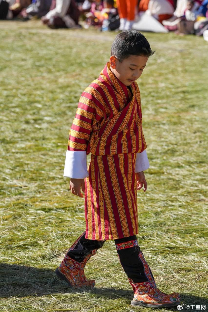 不丹王室🇧🇹 3月19日，不丹国王夫妇的二王子Ugyen Wangchuck