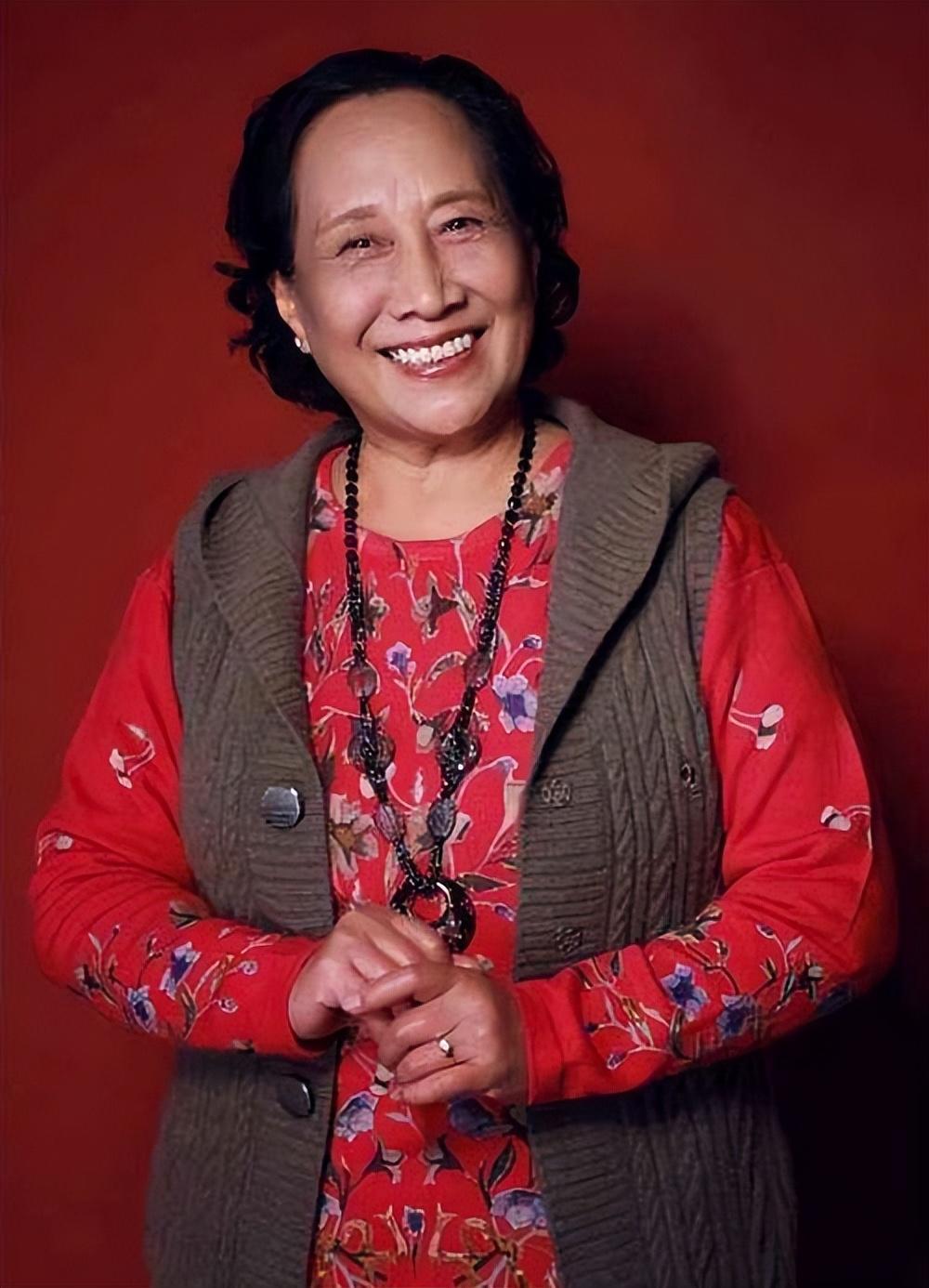 1980年，演员孙桂田花2.6万在北京故宫旁买了一个四合院，后来她又陆陆续续买了