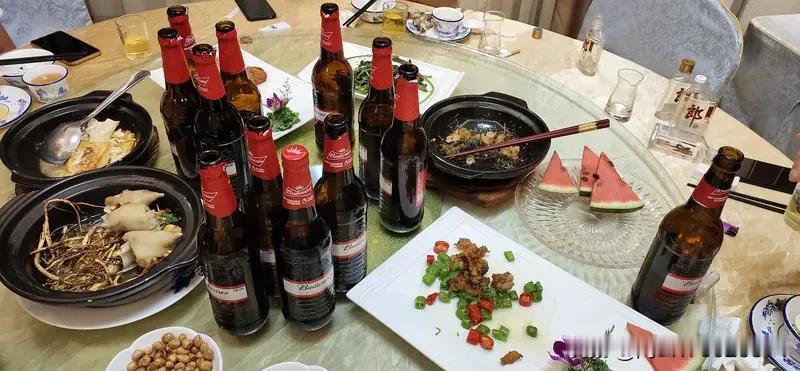 为啥很多名人在39岁时离开人世?生活不规律，应酬多，饮食和作息难以保证健康。