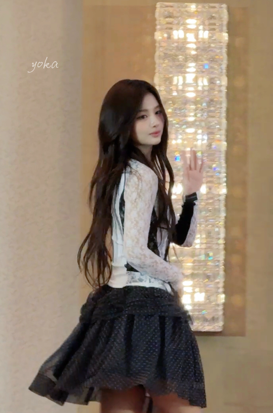 雪允  像是梦境里出现的绝世容颜 