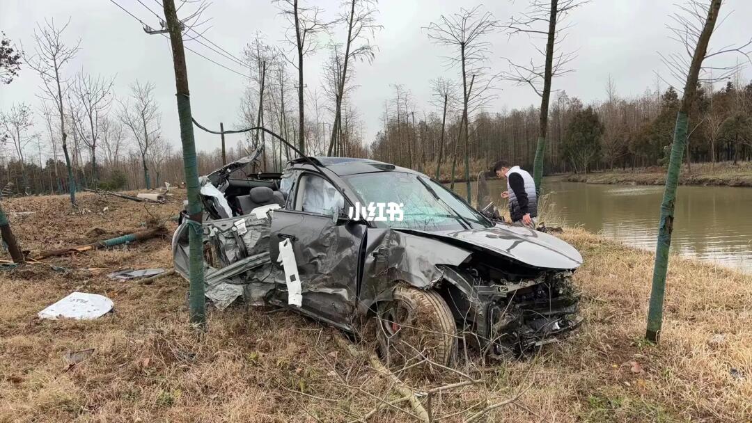 都这样了😱😱😱车主只是擦伤⁉️