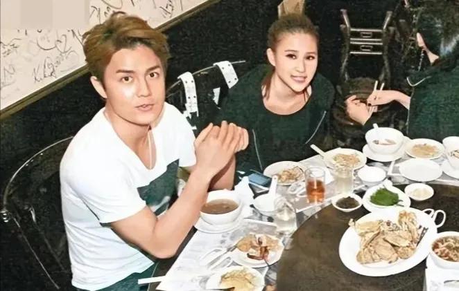 如果吴克群当年再多坚持几年，那么何家的女婿就是吴克群而不是窦骁了。
吴克群和何超