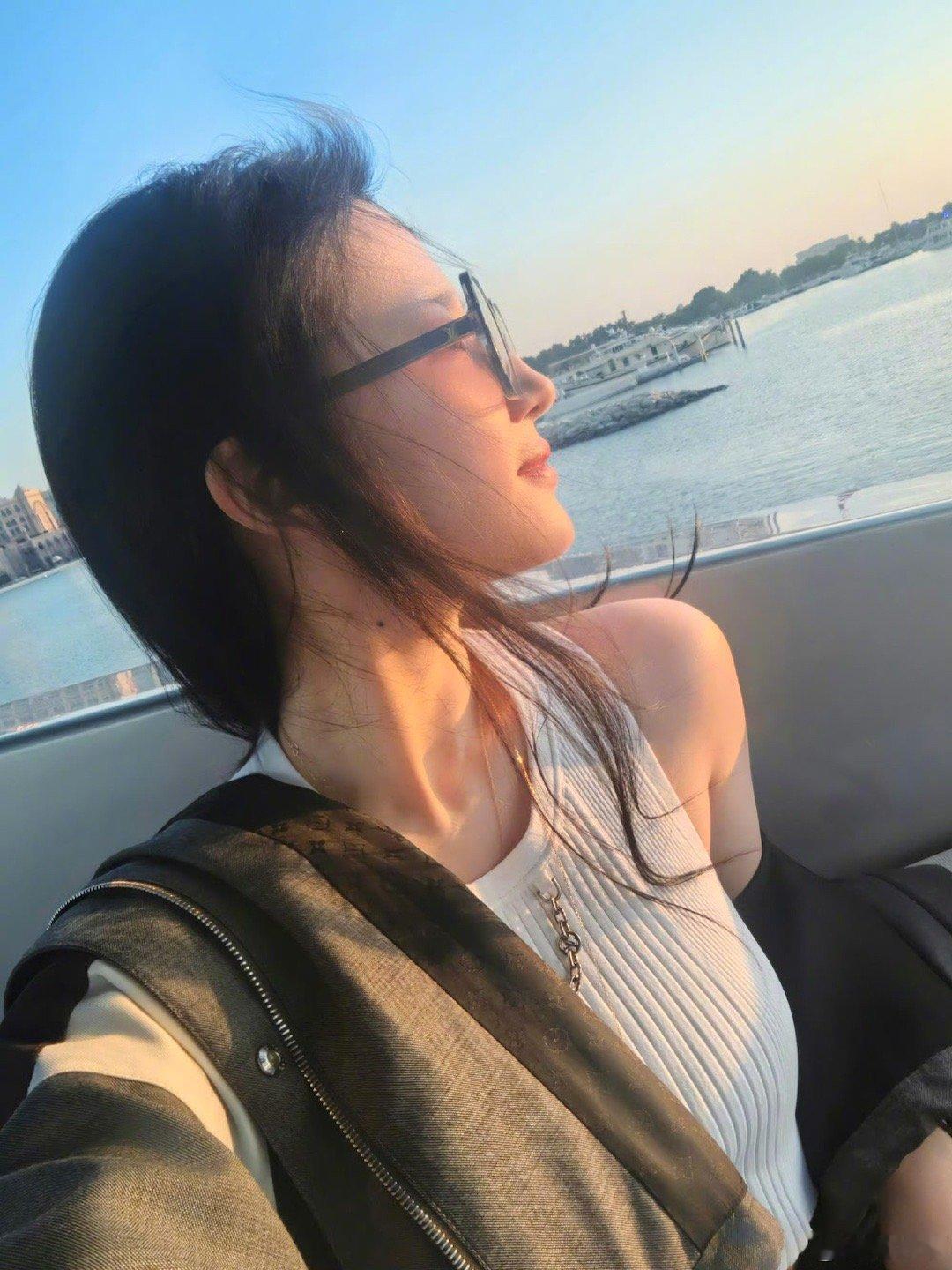 张淼怡经常看刘亦菲照片天仙谁能拒绝啊统一所有人审美的一张脸！！ 