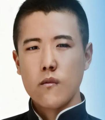 1922年，赵亨德出生在山西平定。假如没有那场战争，他的人生轨迹或许会像许多读书