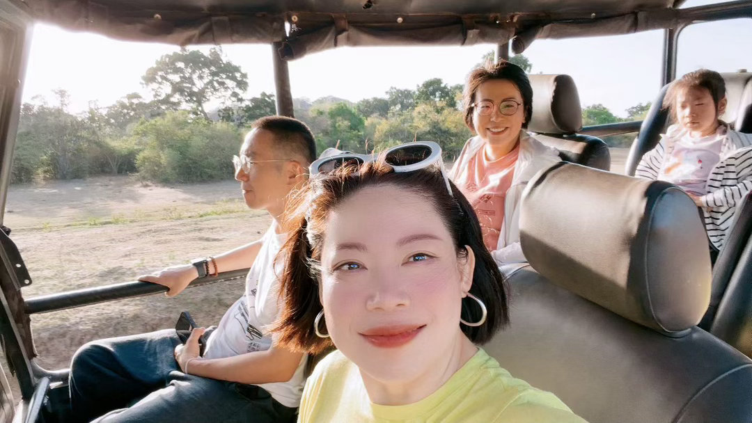 今天上午，旺仔解锁了人生第一次Safari！凌晨5点就起床出发，说实话，困得眼睛