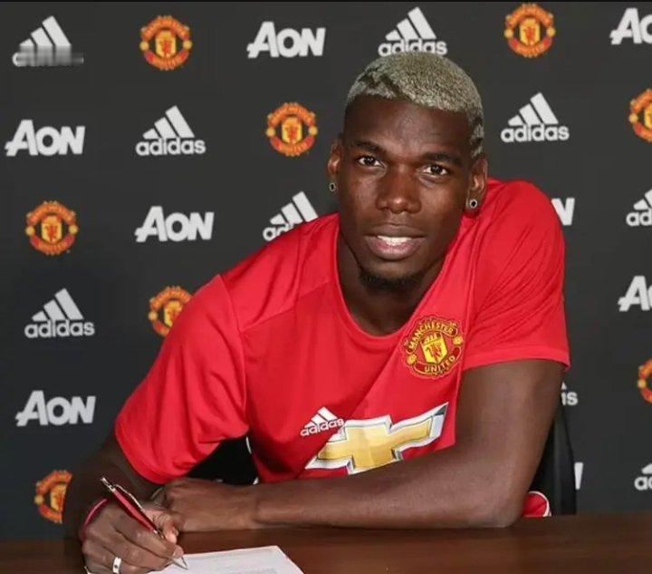 曼联带回博格巴是因为他们想羞辱亚历克斯-弗格森爵士。我告诉保罗不要回去，因为他想