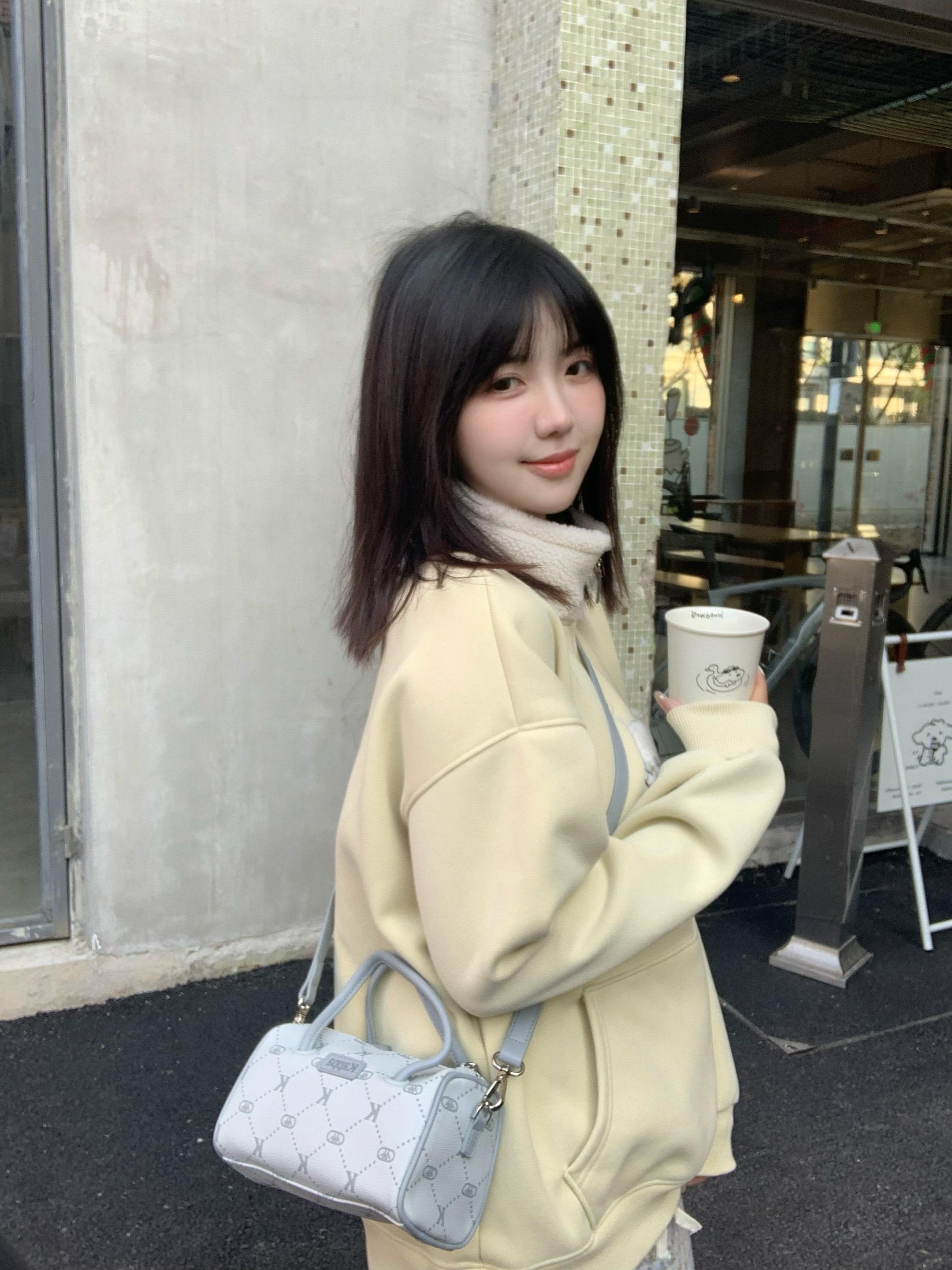 小朋友，在干嘛。