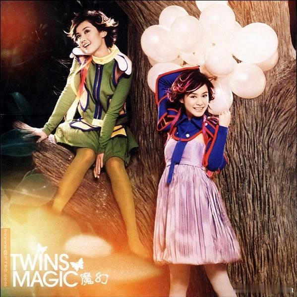 2004年1月14日，Twins发行第5张粤语专辑《Magic》。这张专辑11首