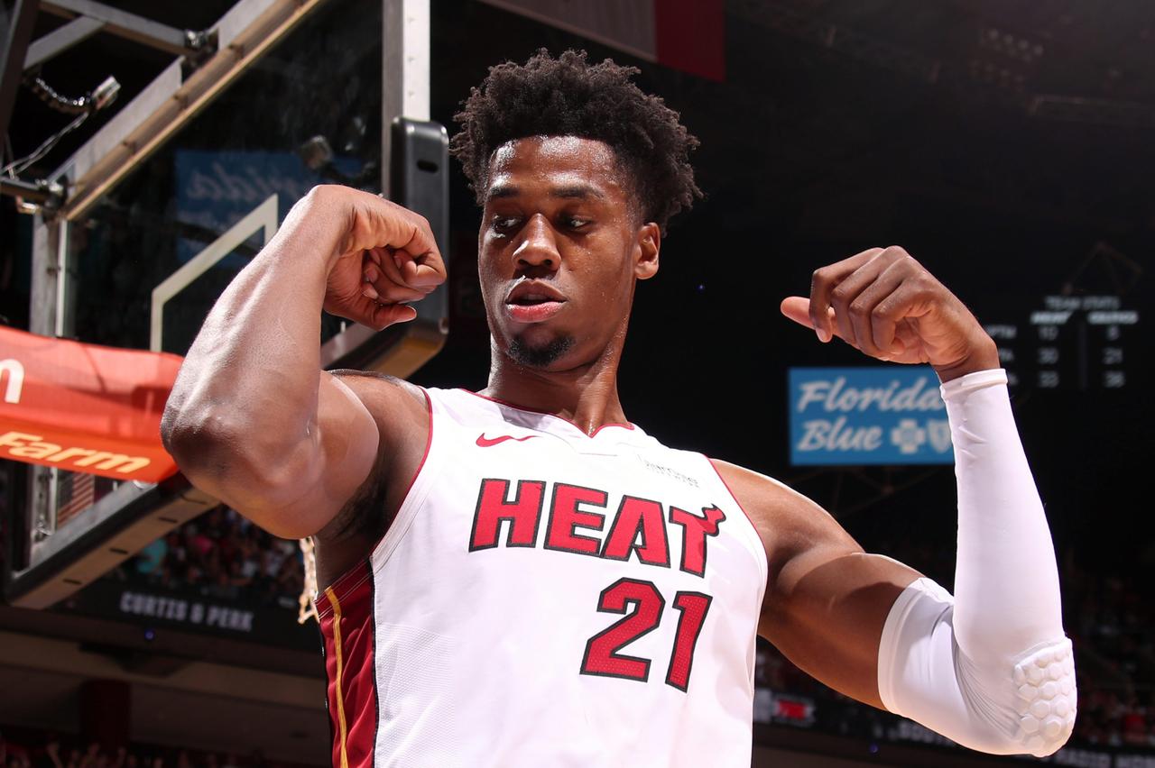 CBA最佳防守球员出世，周琦注定无缘！根据CBA的官宣：上海队的大外援怀特塞德成