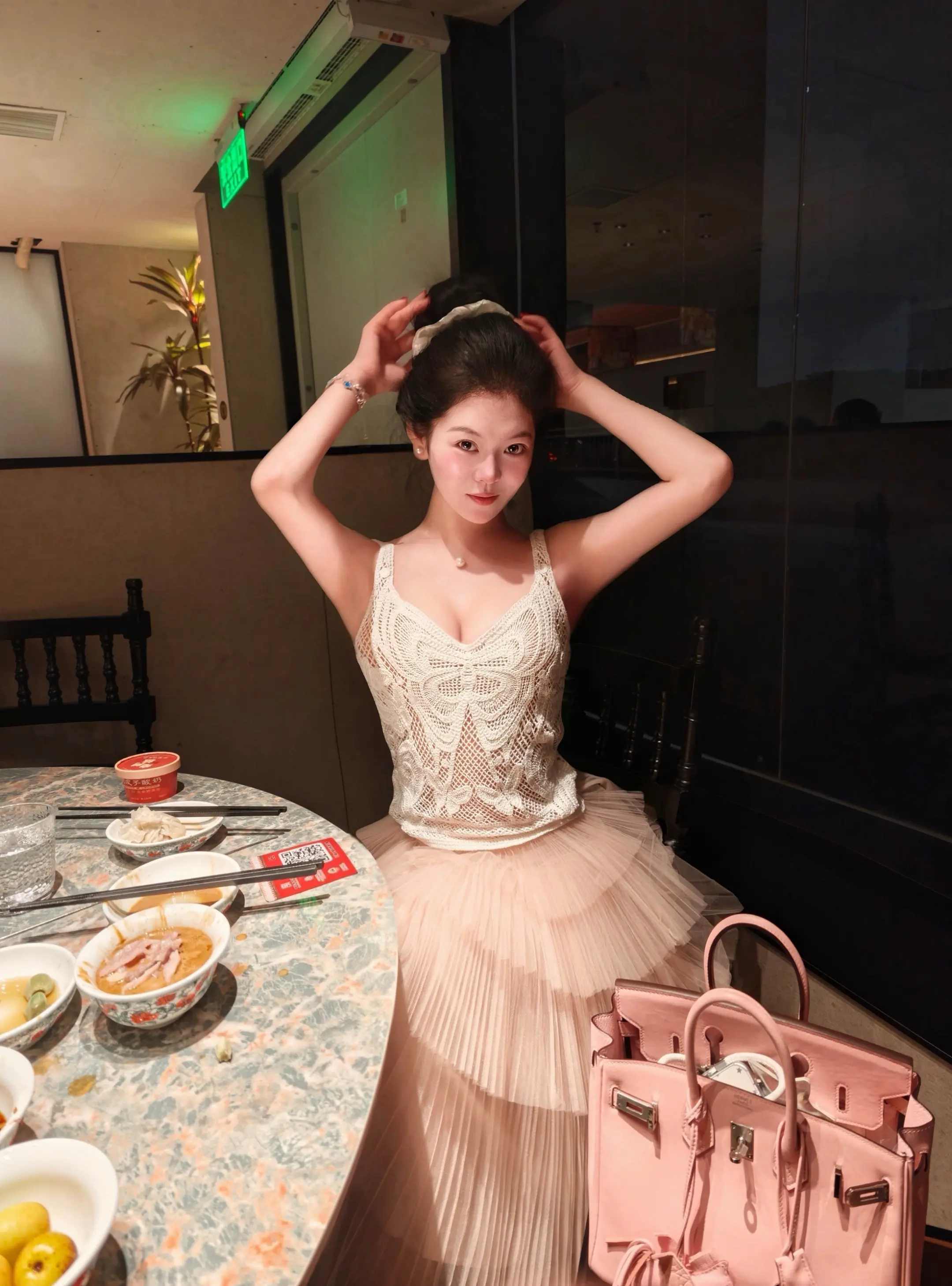 贵气感是自己养出来的，所以答应我好好爱自己。