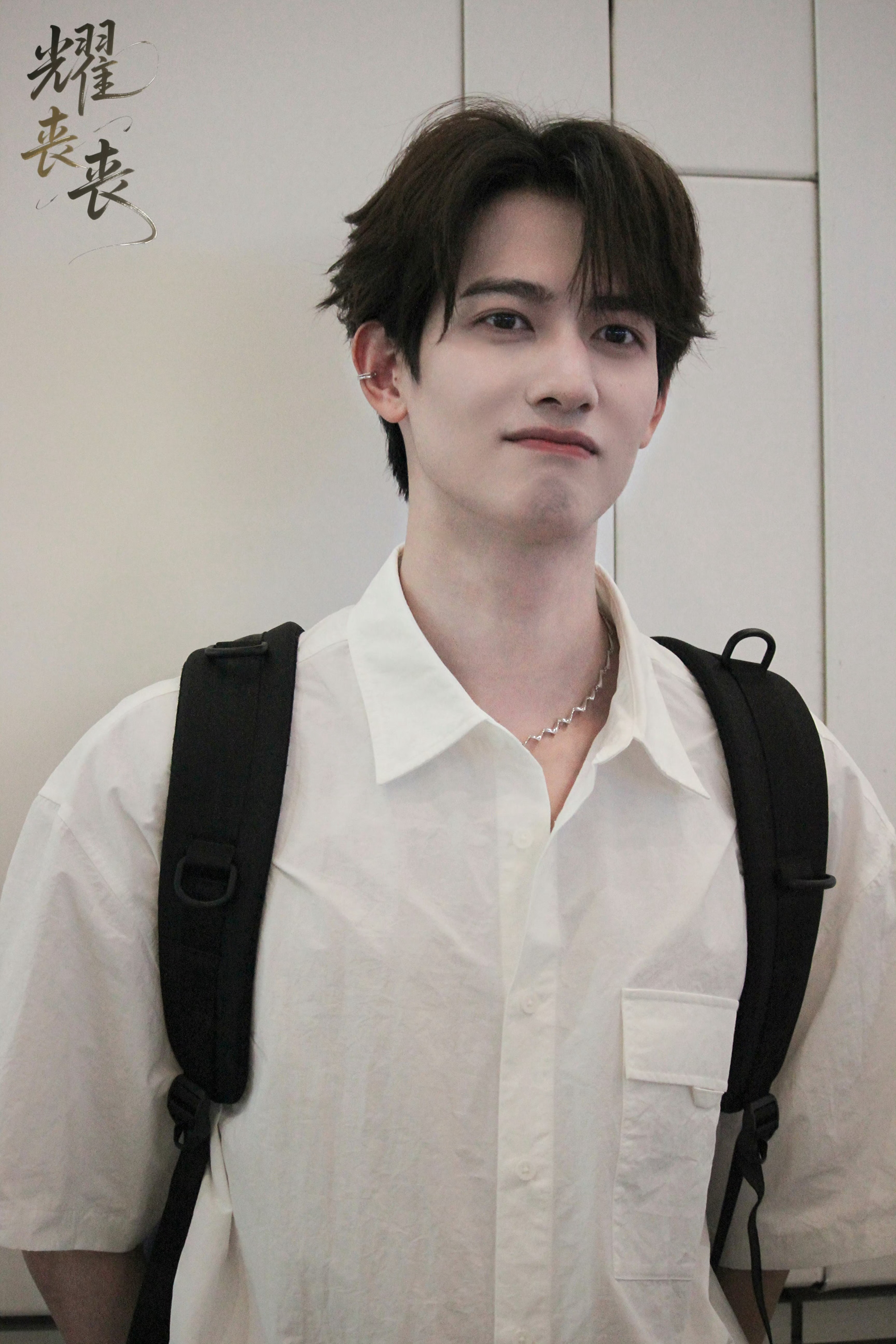 网传甘望星因为太直男所以拒绝了很多耽美剧。其实他真的挺帅的，有点像朴海镇，但是在