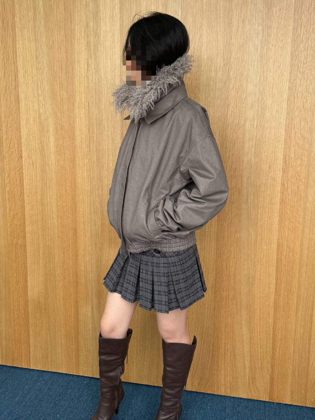 fitting中，这套忍不住先单独发一下。超爱这个夹克，双门襟假两件，领口毛可以