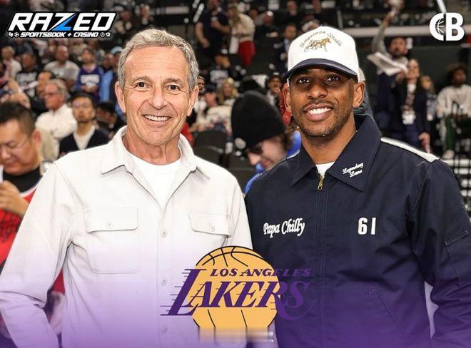 2011年NBA停摆结束，保罗险些通过三方交易加盟湖人联手科比，但最终被联盟叫停