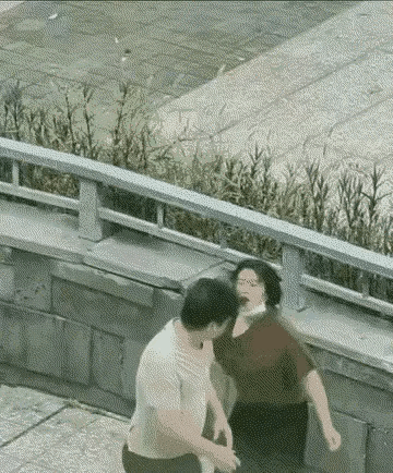 喜羊羊碰上灰太狼没招了[捂脸][捂脸]