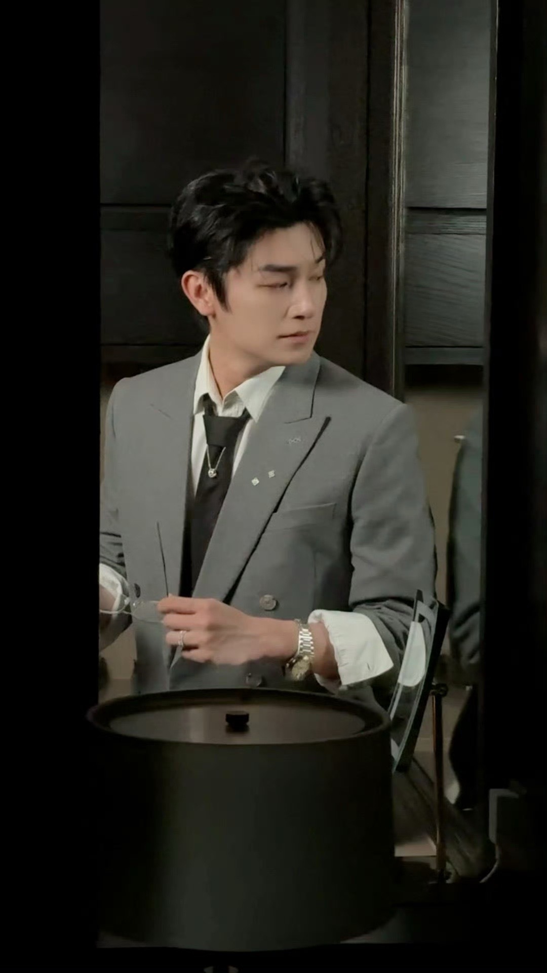 杨旭文像我上班遇到的crush 真的会被这种“营业状态”下的帅气击中！杨旭文这组