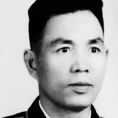 1999年，丁盛将军逝世，上级规定不准称呼他为“同志”“老红军”“老八路”。然而