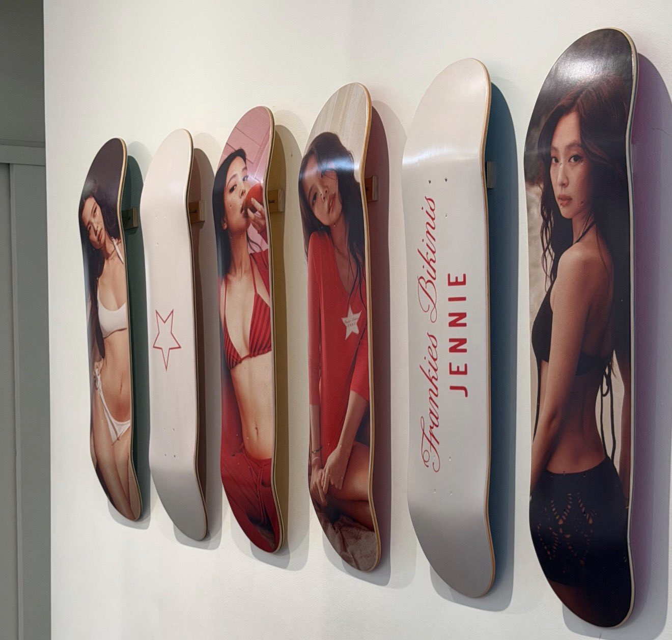 这滑板挂家里得多好看啊！！！ 