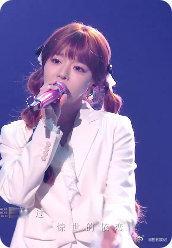 每次听黄霄雲唱歌都被狠狠治愈，唱功扎实又有共情力，太爱了