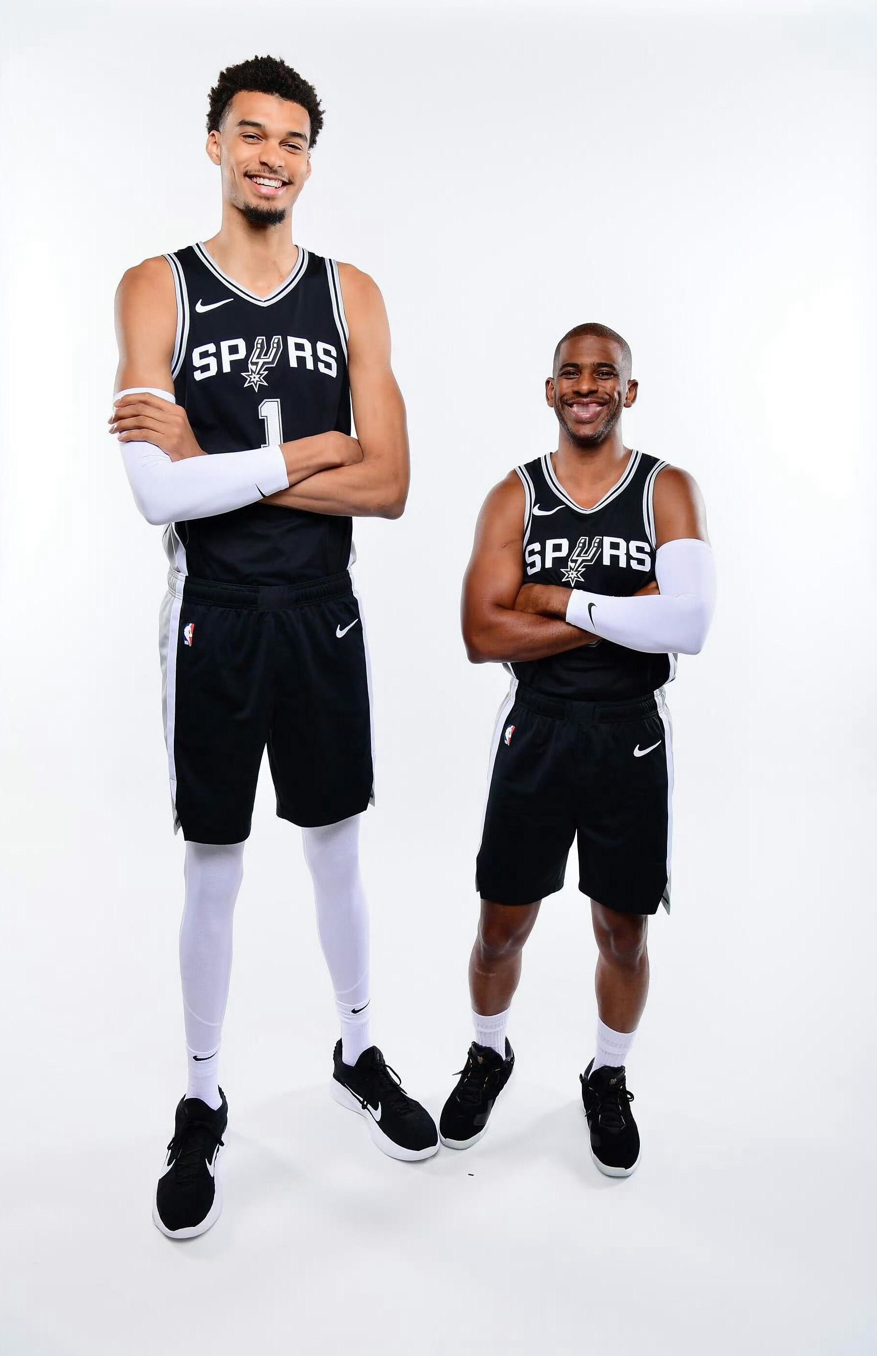 ▫️NBA官网发布一年一度的总经理投票结果▪️1⃣️最佳国际球员1.约基奇87%