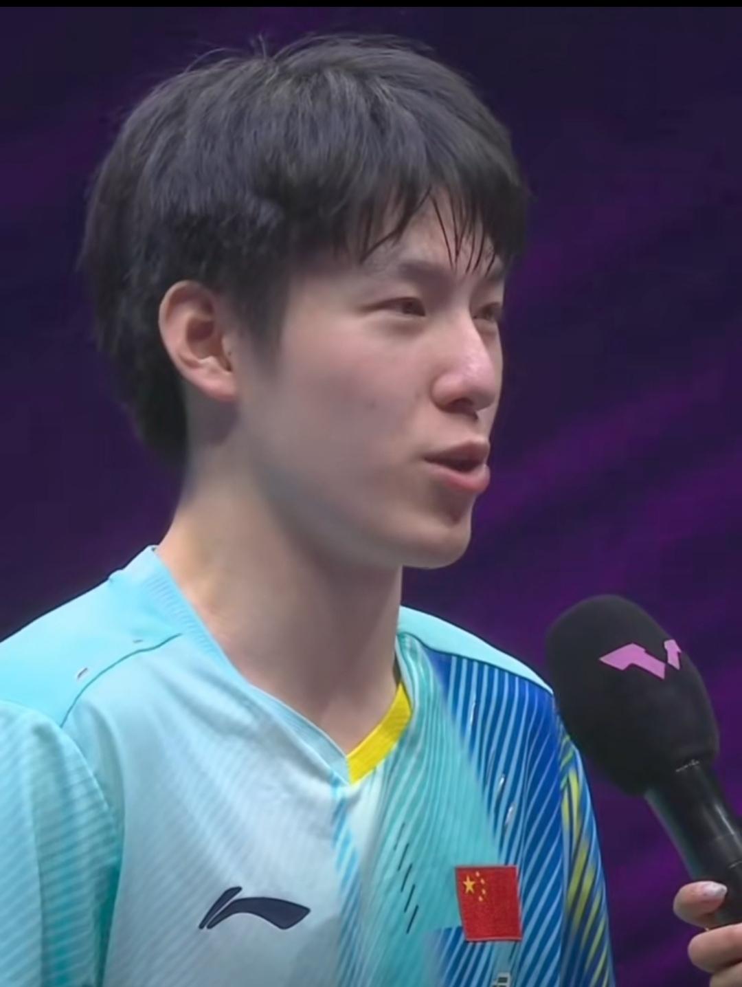 小将温瑞博的内心坦露：
我在（重庆冠军赛）男单决赛中的表现不满意，确实差的很多。