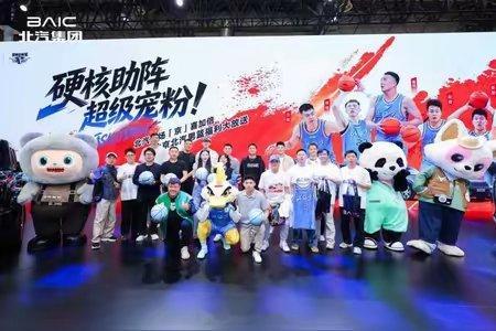 周琦赵睿曾凡博展望季后赛周琦、赵睿、曾凡博：季后赛对广东队或广州队都一样29日下
