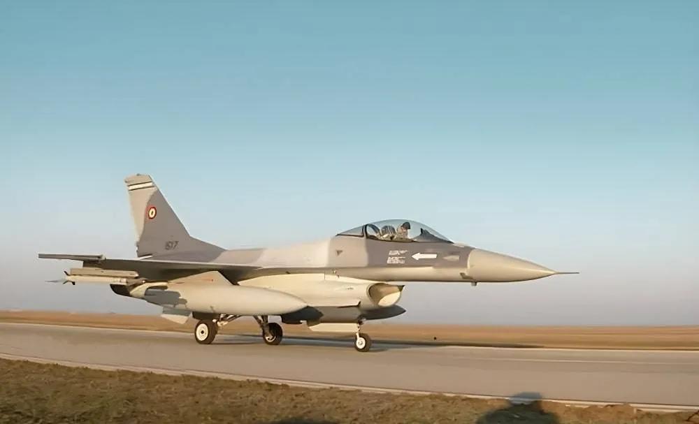 乌克兰飞行员将在罗马尼亚学习驾驶F-16 乌克兰的西方盟国已经确定了乌克兰武装部